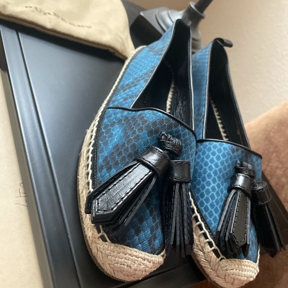 Burberry Mineral Blue Snake Print Tasseled Espadrilles Size 38 - Picture 12 of 12